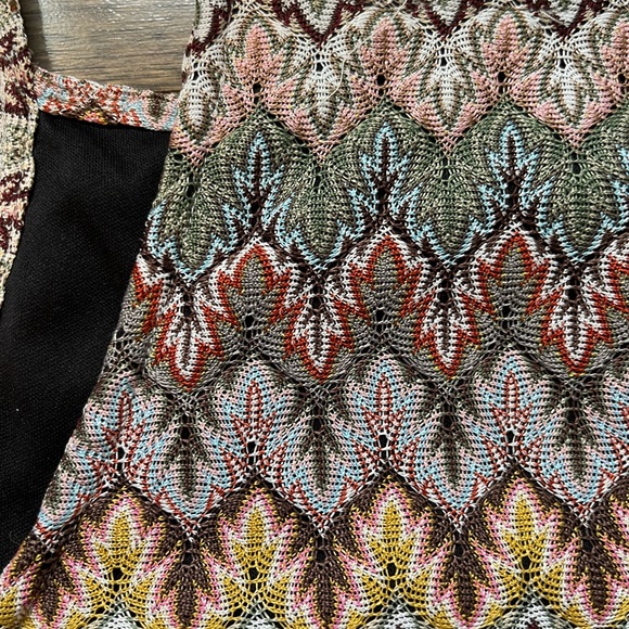 Knit Halter Crop Top - Picture 3 of 3